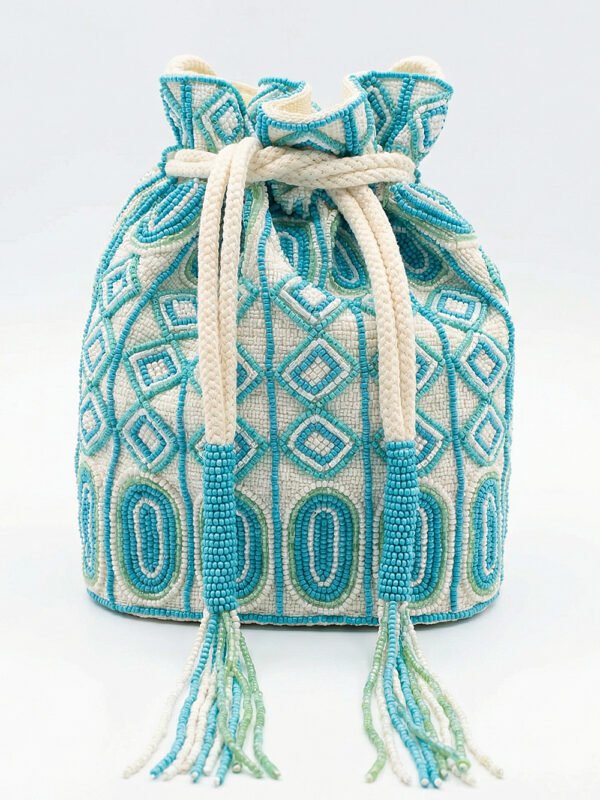 mini borsa gocce di mare ricamata a mano e con perline vista frontale